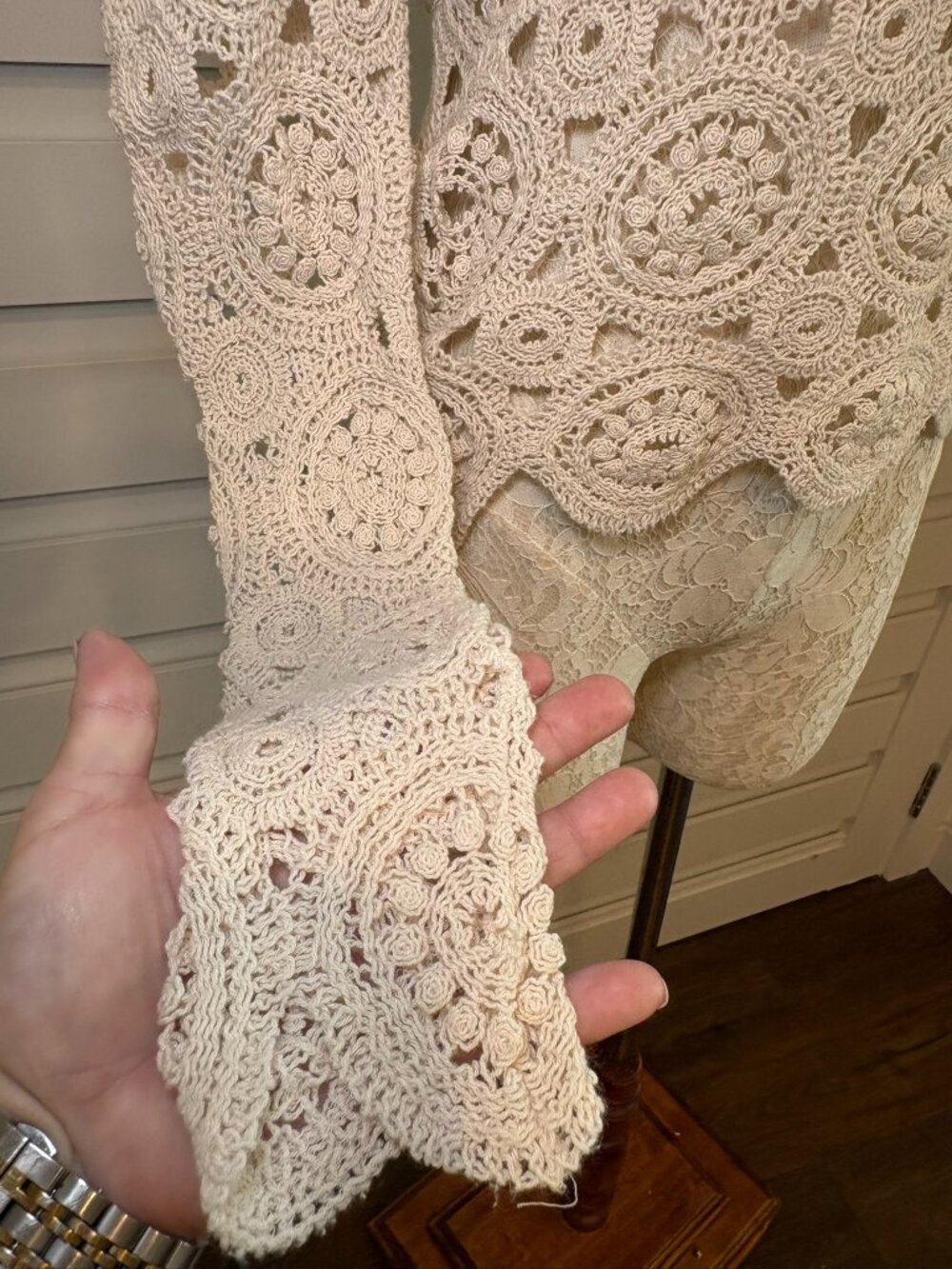Zara Beige Crochet Lace Romantic Puff Sleeve Scalloped Hem Top Size S - Picture 6 of 12